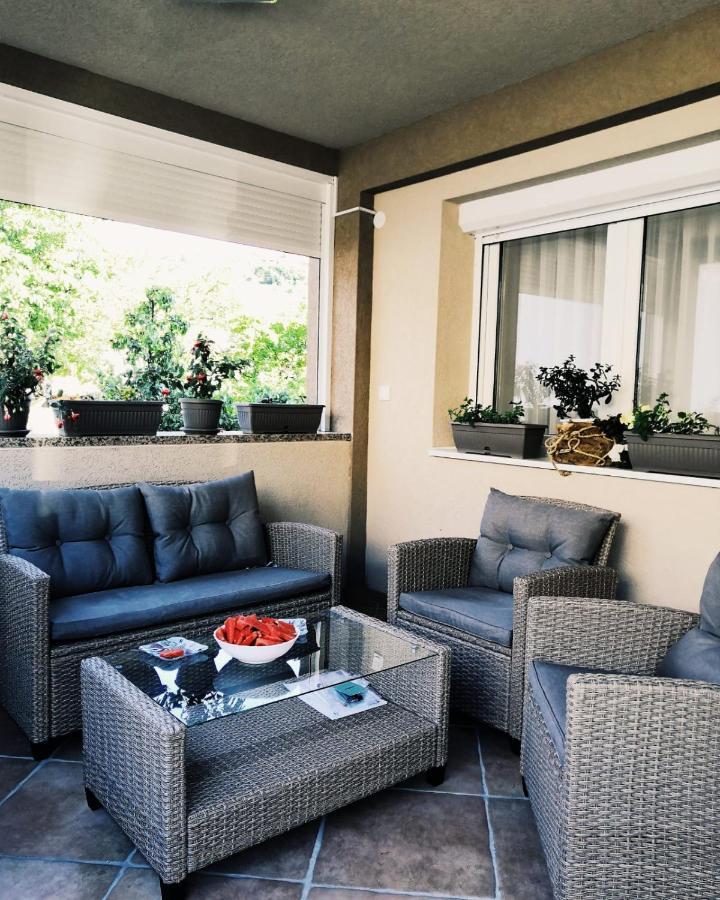 Apartman Jela Nova Varos Luaran gambar