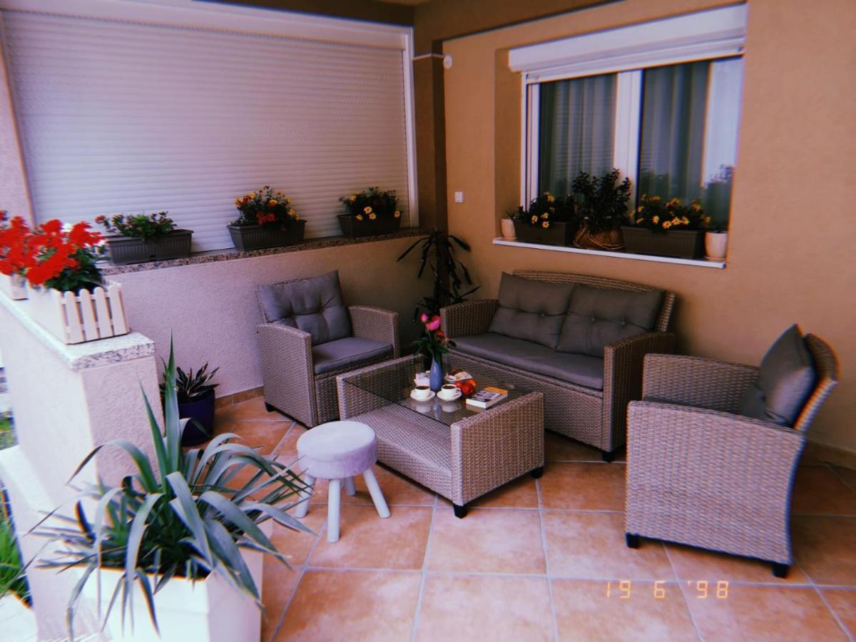 Apartman Jela Nova Varos Luaran gambar
